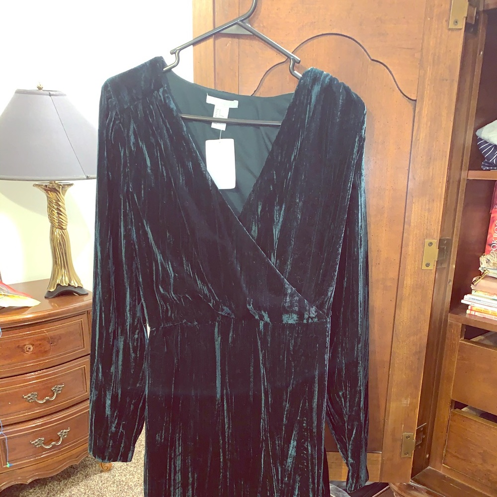 H&M short velvet dress